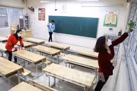 Hanoï: les écoles peuvent organiser les cours en présentiel pour les élèves de plusieurs classes