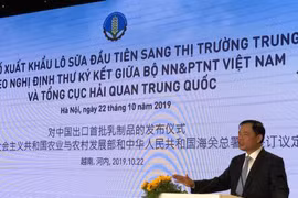 Le Vietnam exporte un premier lot de produits laitiers en Chine