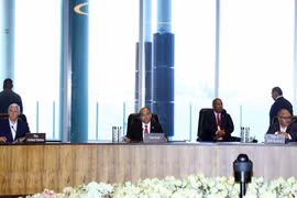 Le PM Nguyen Xuan Phuc au Dialogue entre les dirigeants des économies membres de l'APEC et le FMI