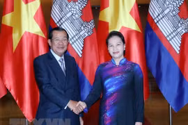 Entrevue entre la présidente de l'AN Nguyen Thi Kim Ngan et le PM cambodgien