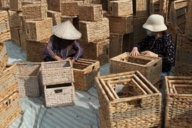 Les villages artisanaux de Hanoï reprennent leur production