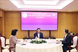 Les présidents des Assemblées nationales du Vietnam, du Laos et du Cambodge. Photo: VNA