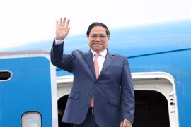 Le Premier ministre Pham Minh Chinh quitte Hanoï pour participer à la réunion du Forum d'été de Davos 2024 et effectuer une visite de travail en Chine. Photo: VNA