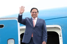 Le Premier ministre Pham Minh Chinh quitte Hanoï pour participer à la réunion du Forum d'été de Davos 2024 et effectuer une visite de travail en Chine. Photo: VNA