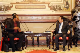 Rencontre de dirigeants de Ho Chi Minh-Ville et de Santiago de Cuba (Cuba)