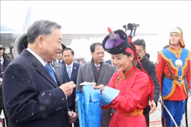 Le secrétaire général du Parti communiste du Vietnam (PCV) et président vietnamien, Tô Lâm, arrive en Mongolie. Photo: VNA