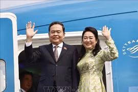 Le président de l'Assemblée nationale, Tran Thanh Man, et son épouse, Nguyen Thi Thanh Nga. Photo: VNA