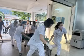Les victimes ont été transportées aux urgences de l'Hôpital général de Cam Pha. Photo : VNA
