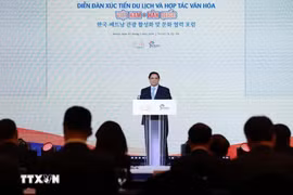 Le Premier ministre Pham Minh Chinh s'exprime lors du forum. Photo: VNA