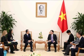 Le vice-PM Vuong Dinh Hue reçoit le président de la société japonaise de services financiers AEON