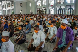 COVID-19 : l’Indonésie appelle les religieux musulmans à changer leurs fatwas