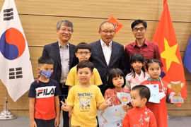 L’entraîneur Park Hang-seo souhaite soutenir le développement des jeunes footballeurs vietnamiens