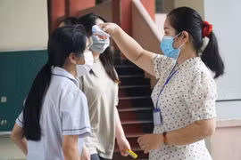 COVID-19: des centaines de milliers d'élèves de Ho Chi Minh-Ville retournent à l'école