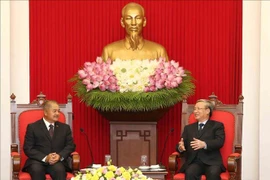 Tran Quoc Vuong reçoit une délégation du Parti populaire révolutionnaire du Laos