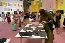 Le Vietnam participe au salon textile Première Vision 2022 en France