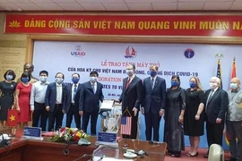 COVID-19: Les États-Unis offrent au Vietnam 100 nouveaux ventillateurs