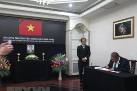 Cérémonies d’hommage à Le Kha Phieu au Brunei et au Bangladesh