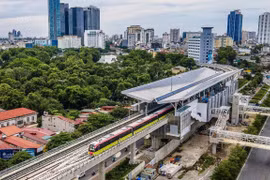 Le système de billetterie du chemin de fer urbain Nhôn - gare de Hanoï est transporté au Vietnam