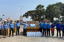 Long An soutient des provinces cambodgiennes dans la lutte anti-COVID-19