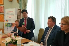 Lancement du premier manuel d’enseignement de langue vietnamienne en Ukraine