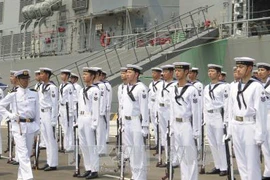Deux avions de la Force maritime d'autodéfense japonaise au Vietnam