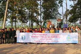 Des femmes cambodgiennes effectuent une visite d’amitié au Vietnam
