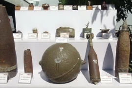 Des ONG étrangères s'associent pour aider Quang Binh à éliminer les UXO