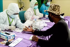 L'Indonésie et le Cambodge achètent des vaccins contre le COVID-19