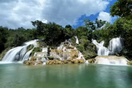 La beauté de la cascade de Ban Sam dans la province de Cao Bang 
