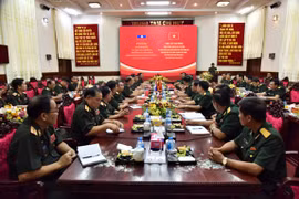 La délégation militaire laotienne se rend dans la 9e zone militaire