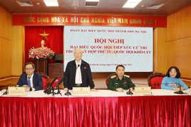 Le secrétaire général du Parti rencontre des électeurs de Hanoï 