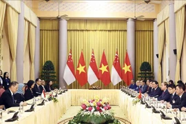 Vietnam-Singapour : entretien Nguyên Xuân Phuc - Halimah Yacob