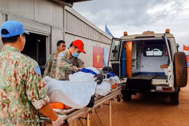 Victime d’une attaque cérébrale, un officier de l’ONU secouru par les médecins vietnamiens