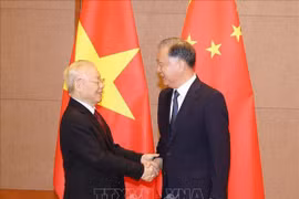 Le SG du Parti Nguyen Phu Trong rencontre le président du Comité national de la CCPPC