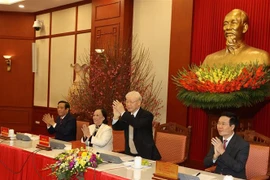 Nguyen Phu Trong rencontre des délégués du 6e Congrès national de l'Association des personnes âgées
