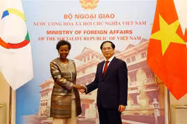 Le ministre des Affaires étrangères s’entretient avec la Secrétaire générale de l’OIF