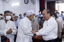 Le président Nguyên Xuân Phuc à l’écoute des électeurs à Hô Chi Minh-Ville