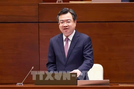 Le ministre de la Construction répond à des questions sur les inondations en milieu urbain