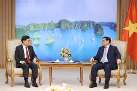 Le PM Pham Minh Chinh reçoit le vice-PM singapourien Heng Swee Keat