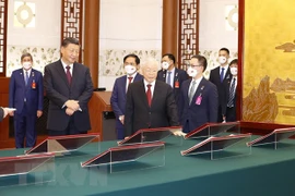 Le Vietnam et la Chine signent 13 documents de coopération