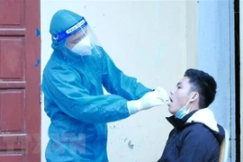 Covid-19 : 16.378 nouveaux cas et 179 décès en 24 heures au Vietnam