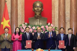 Signature des règlements sur la coordination entre le Bureau du président et les organes judiciaires