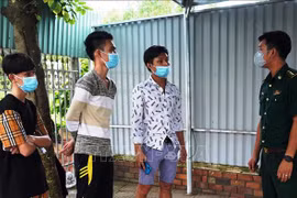 Des travailleurs migrants fuyant un casino au Cambodge remis au Vietnam