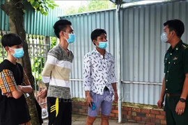 Des travailleurs migrants fuyant un casino au Cambodge remis au Vietnam