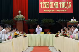 Le Premier ministre travaille avec les autorités de Ninh Thuan