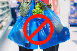 Le Vietnam bannira les sacs plastiques des marchés d’ici 2030