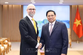 Le Premier ministre Pham Minh Chinh reçoit l’ambassadeur canadien au Vietnam