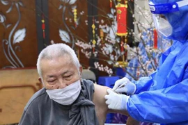 Les localités invitées à accélérer la vaccination contre le Covid-19 pendant le Têt