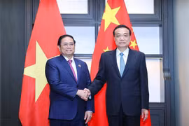 Rencontre entre les Premiers ministres vietnamien et chinois à Phnom Penh