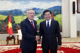 Le président de la Cour populaire suprême du Vietnam effectue une visite de travail au Laos